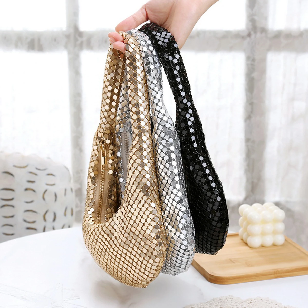 ucket Women Evening Bags Sequined Small Soft Clutch Zipper Luxury Handbags Gold Silver Black Color Purse