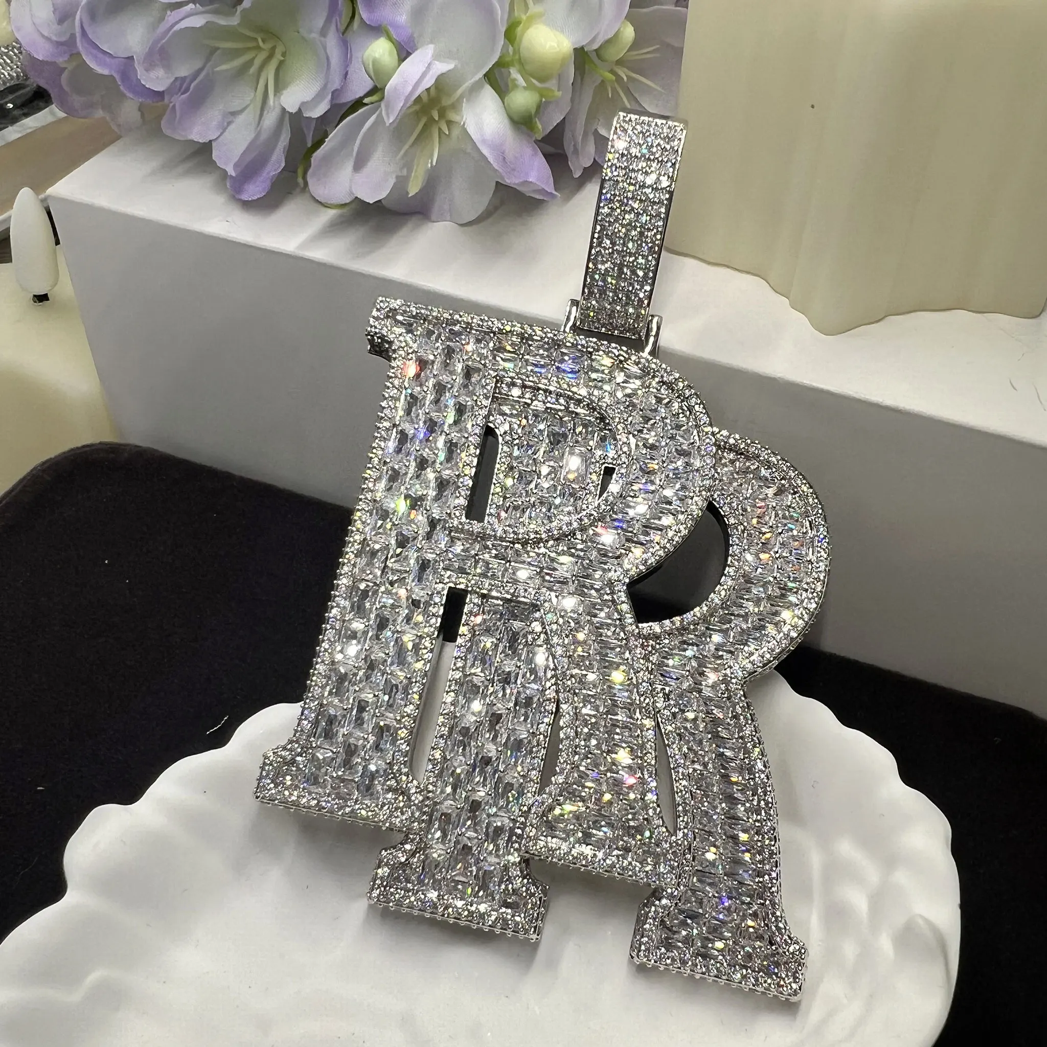 LYEE CYEE New Double R Letter Name Hip Hop Pendant for Men and Women Fashion Street Rap Singer Party Valentine's Day/Commemorative Gift Birthday Gift Best Gift for Good Friends