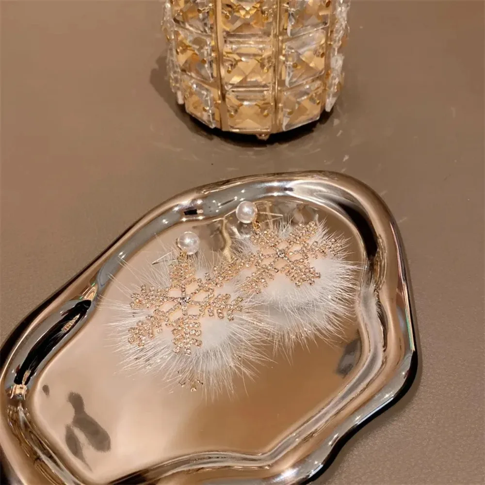 2025 New Christmas Snowflake Plush Dangle Earrings for Women Girl Pearl Rhinestone Furry Holiday Jewelry Accessories Gift