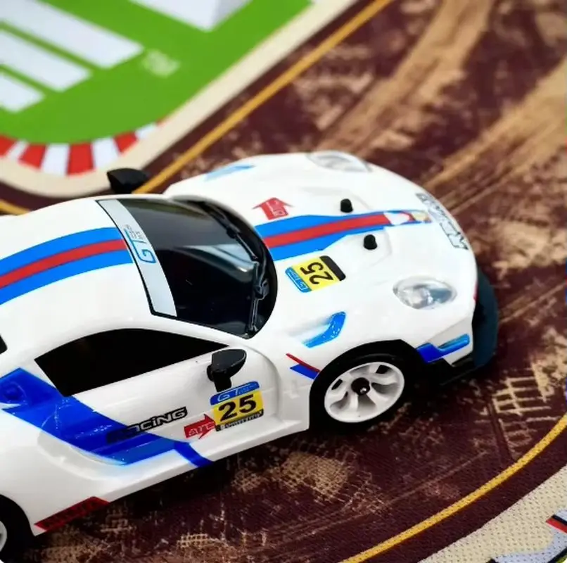 新しい 1:28 WL Toys 284191 シミュレーション衝撃吸収 RCカー 電動四輪駆動ドリフトカー 30km/H おもちゃモデル 男の子向けギフト