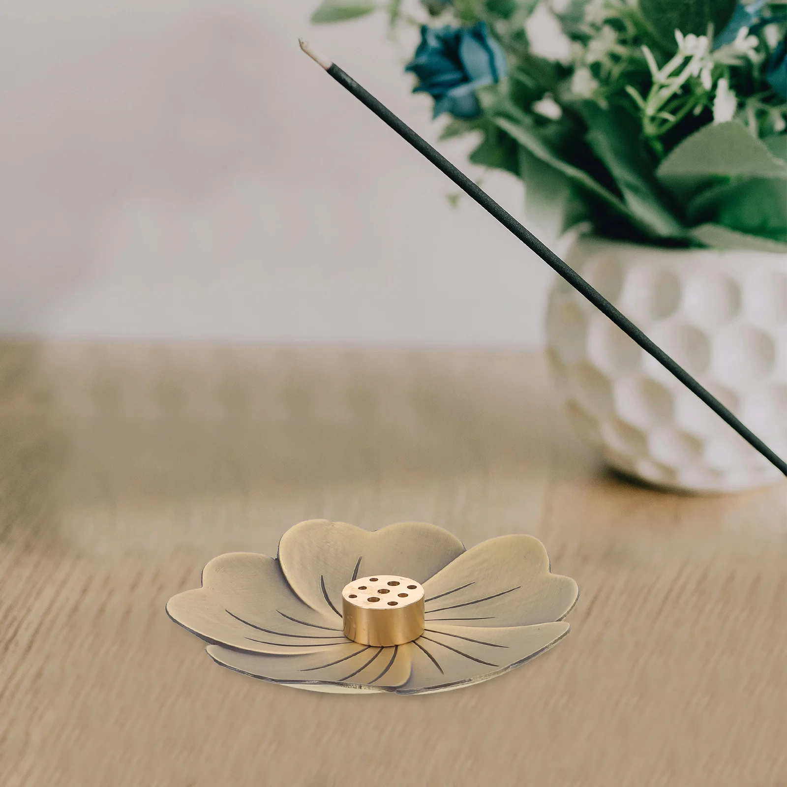 

2Pcs Cherry Blossom Incense Holder Multi-Hole Design for Stick Coil Incense Meditation Relaxation Yoga Aromatherapy Home