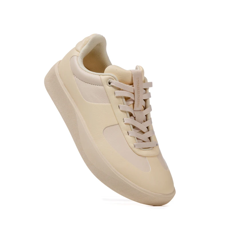 

Street retro running shoes feature a vintage-comfortable design and breathable fabric, catering to streetwear retro style and li