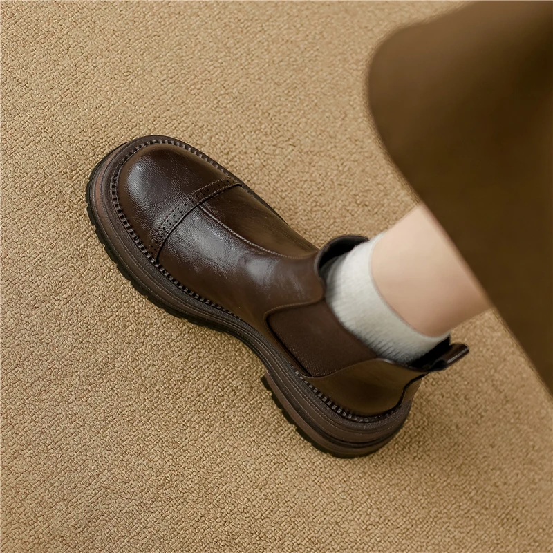 

Новые женские ботинки челси и ботильоны на осень-зиму 2026 года в стиле ретро с эластичным верхом