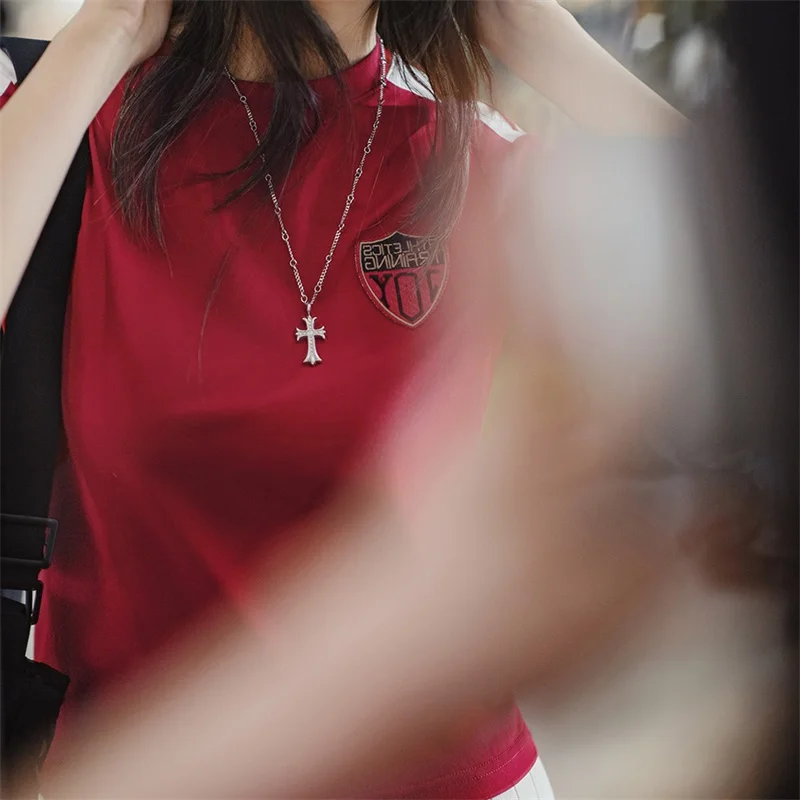 Maden Vintageสีบล็อกกีฬาแขนสั้นเสื้อยืดผู้หญิงฤดูร้อนสีแดงSlim FitลูกเรือคอTeeปักStreetเสื้อลําลอง