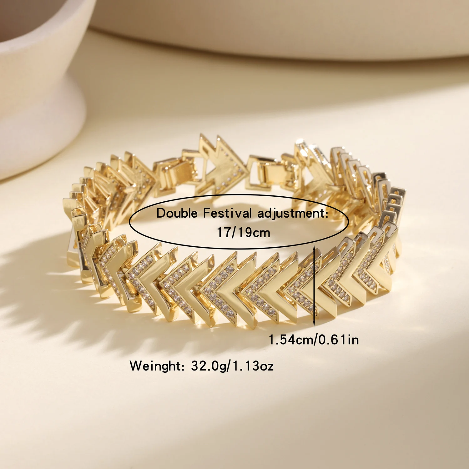 Nidin Luxus-Armband mit glänzenden CZ-Kristallen, Pfeilform, V-förmige Pfeilspitze, Handgelenkkette, eleganter Hochzeitsschmuck für Frauen, Alltagskleidung – Detail 3