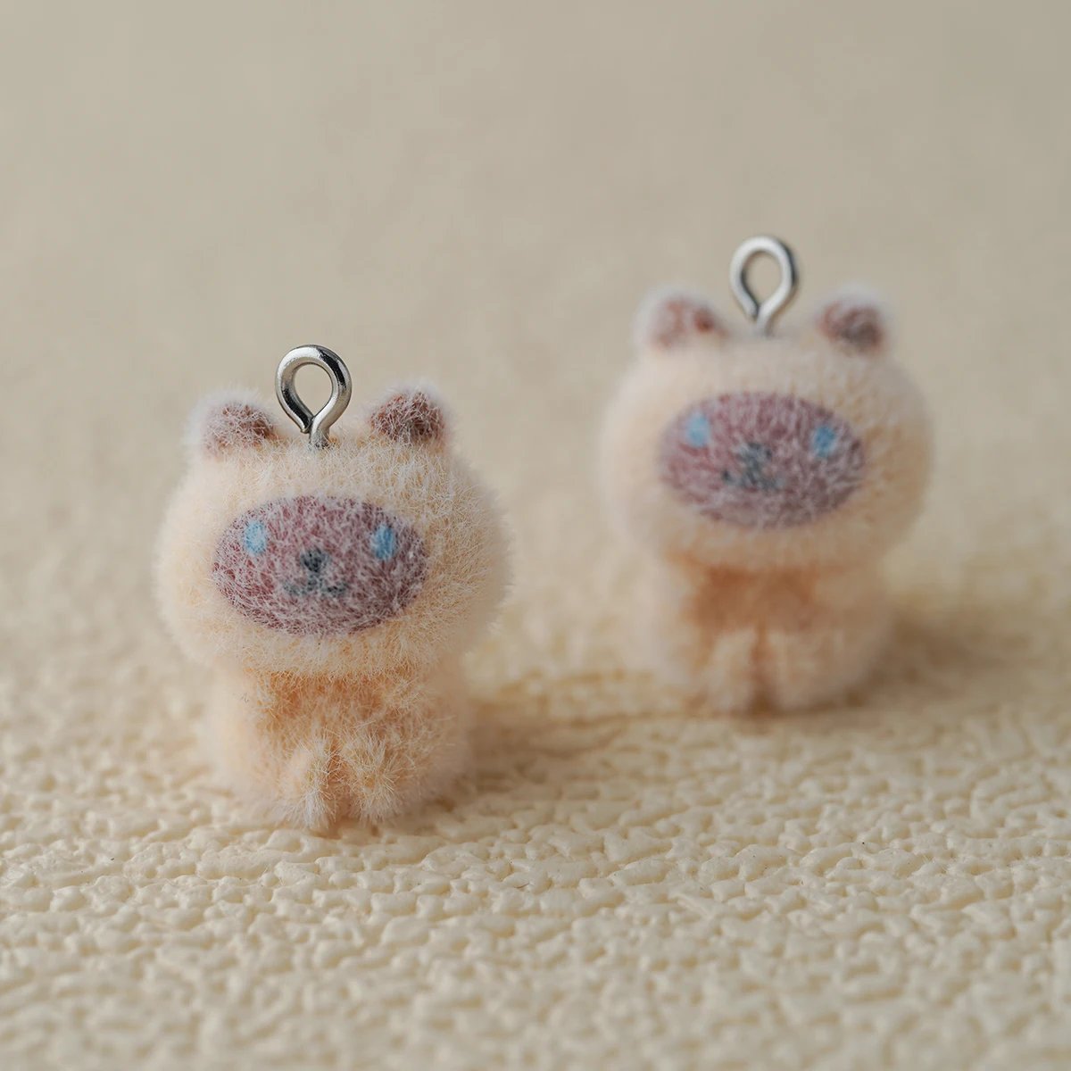 

20 шт. 3D мультфильм флокированная смола кошка подвески милая плюшевая кукла кулон для DIY ремесла ювелирные изделия серьги брелок аксессуары оптовая продажа