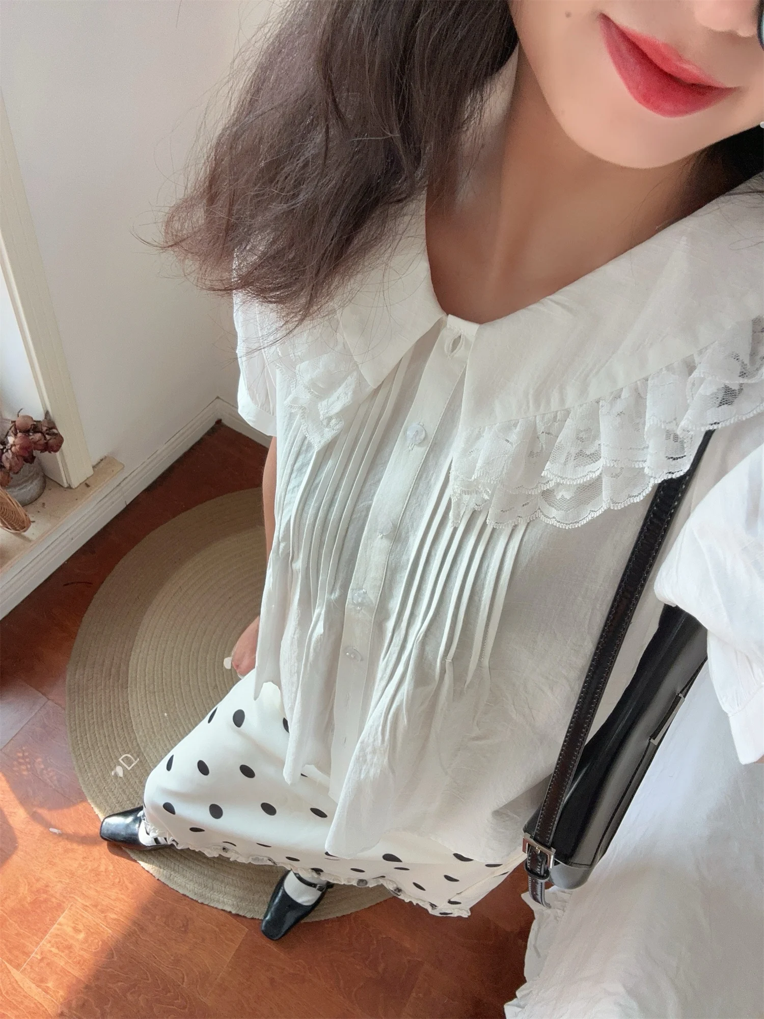 

DADANA Loose Women's Shirt Lace Trim Doll Collar Pleated Design Versatile White Blouse French Style Short Sleeve Button up