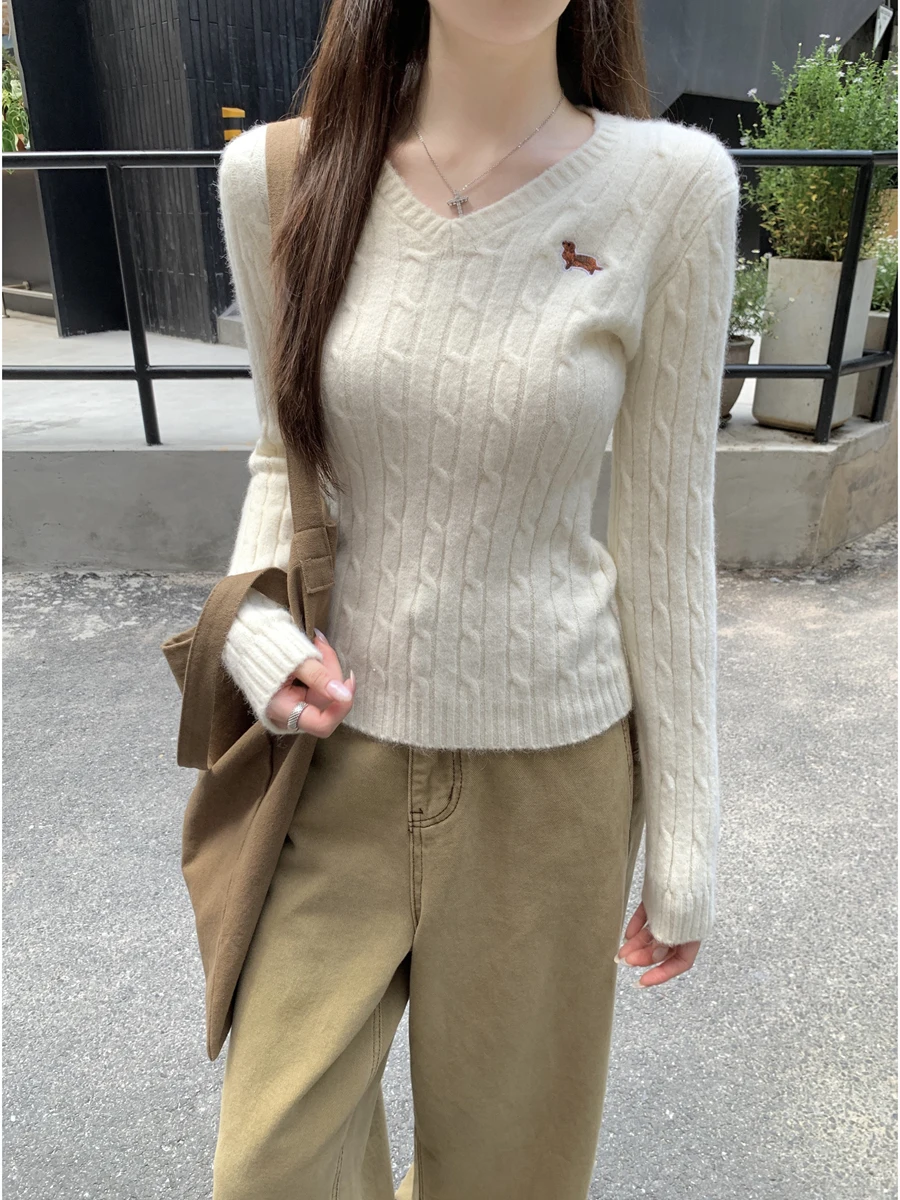 Maglione ricamato coreano Sle V-Ne da donna Autunno Inverno Slim Fit Morbido e accogliente Top lavorato a maglia Faion Design Pendolarismo Sle