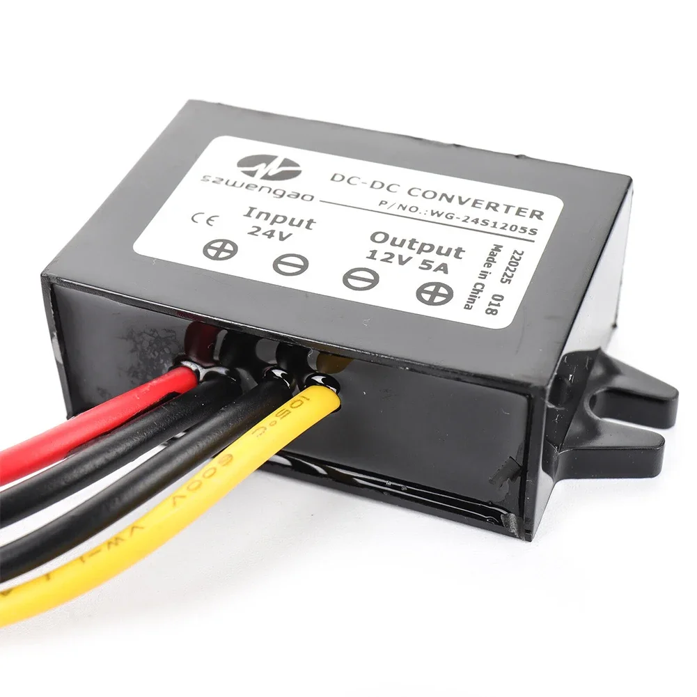 Nuevo convertidor de voltaje convertidor de potencia 18V 36V CC a 12V CC 5A 60W ABS a prueba de polvo inversor reductor para coche