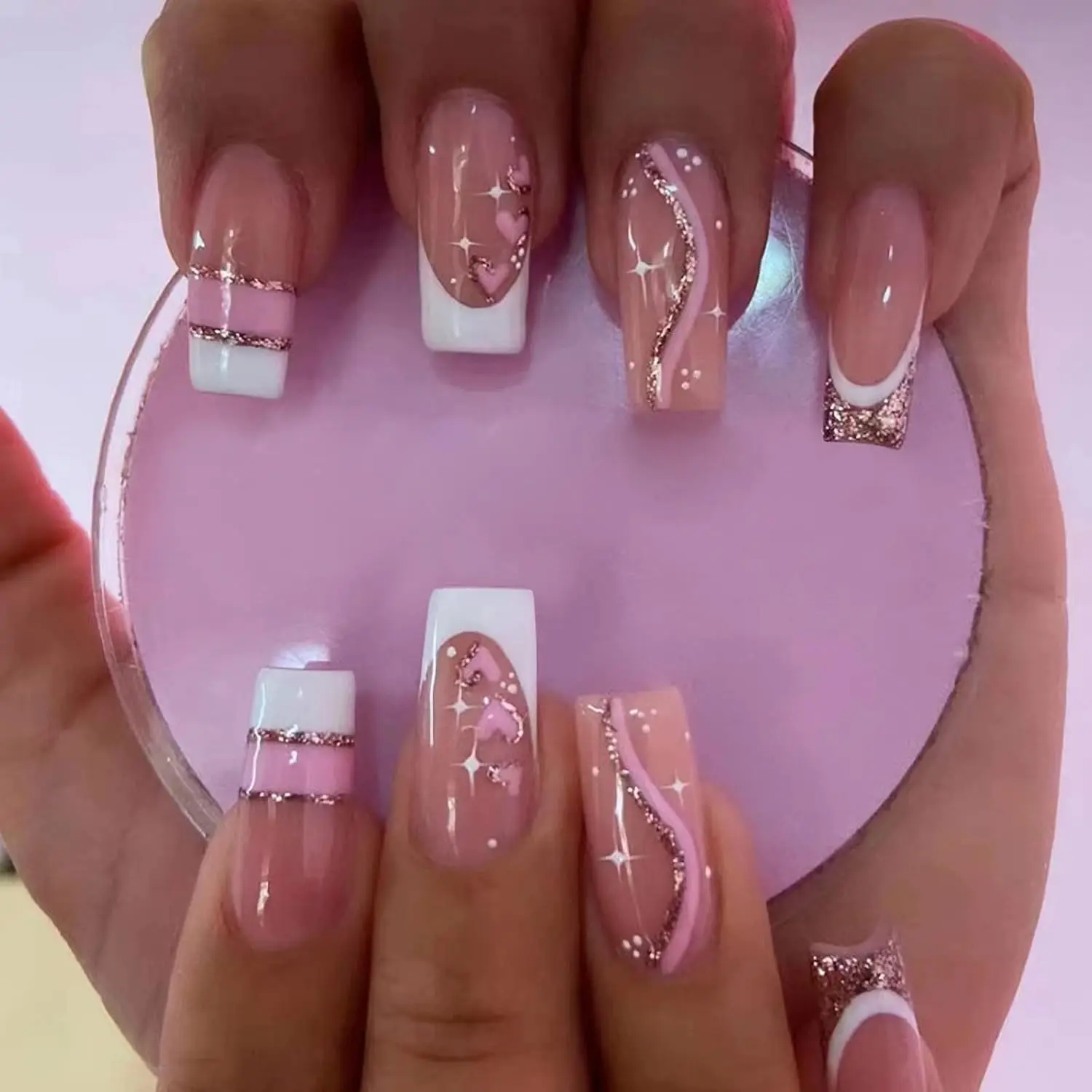 24PCS Medium-Length Square Heart-Shaped False Nails And Pink Heart-Shaped Glitter False Nails Are Suitable For Pressing Nails