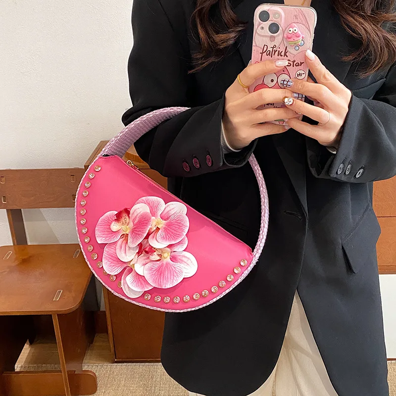 

2025 Luxury Diamond 3D Floral Evening Clutch Bag Women Fashion Design Wedding Party Semicircle Saddle Handbags