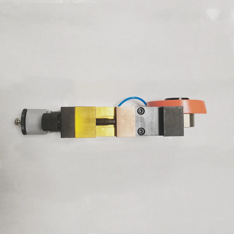 Machine à refendre industrielle, Type cisaillement, couteau pneumatique