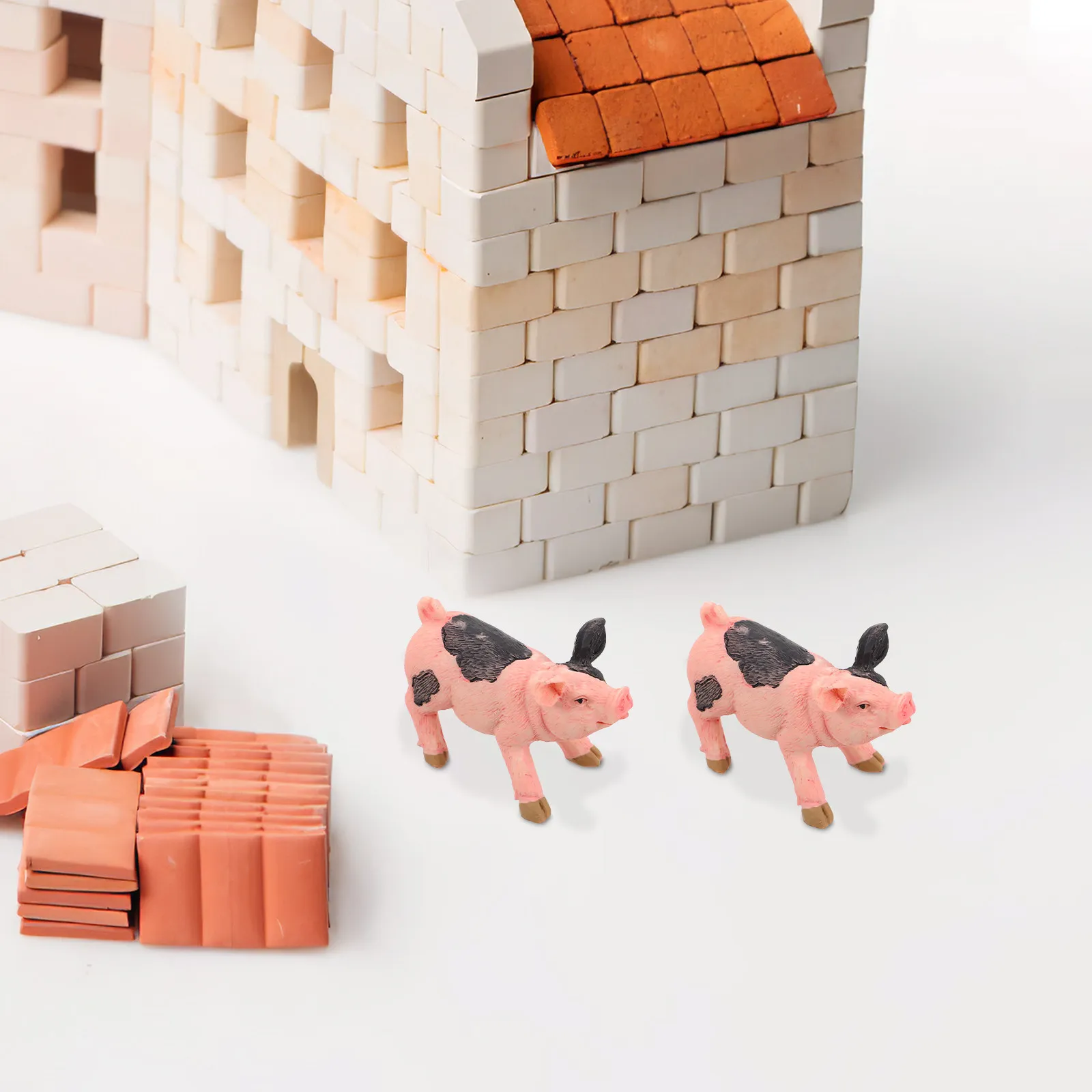 4pcs Mini Pig Resin Ornaments – Cute Realistic Animal Decor for Dollhouse, Fairy Garden, Desktop & Home Office