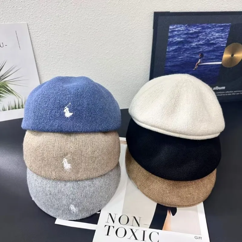 Zwart geborduurde baret voor mannen en vrouwen, herfst-winter lichtgewicht hoed, heren- en damesmode Ins retro ondersteboven hoed