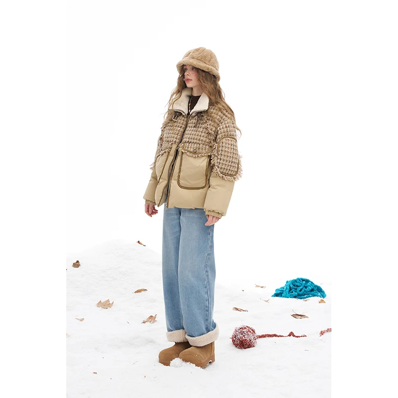 เสื้อแจ็คเก็ตขนเป็ดแบบมีปกปรับได้ ดีไซน์ลายทางแบบ Y2K แต่งผ้าปะติด รุ่นใหม่ประจำฤดูหนาวปี 2025 จาก ELFSACK สำหรับผู้หญิง