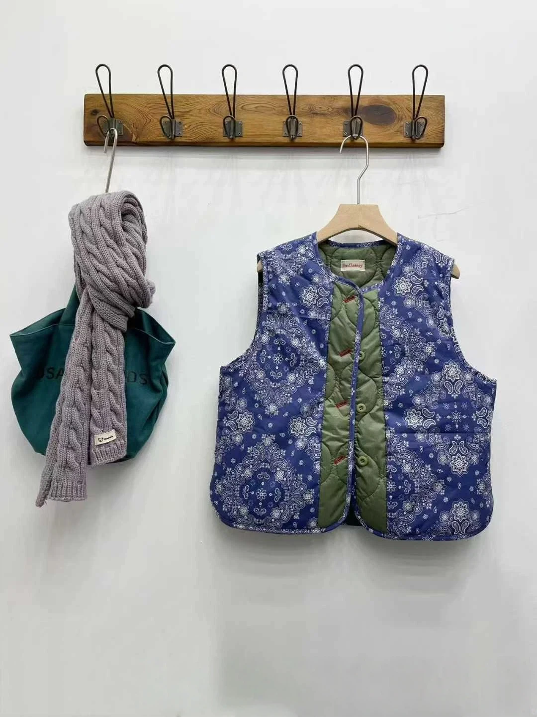 

Women Ethnic Winter Padded Vest Paisley Pattern Thick Warm Vests Fashion Streetwear Hip Hop Puffer Jackets Parkas Coats