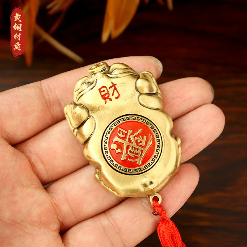 

Red Oil Everything Goes Well Wealth Pig Handheld Ornament Souvenir Stress Relief Brass Craft Gift for Men and Women