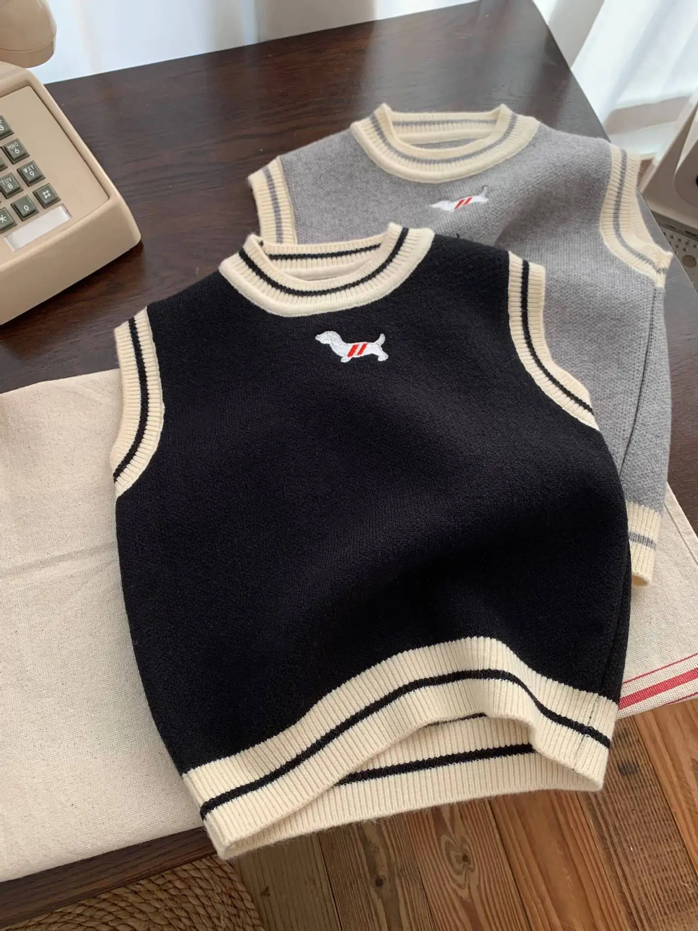 سترة محبوكة للخريف والشتاء للأطفال للجنسين سترة عصرية بلوفر ملابس داخلية ملابس خارجية للأطفال الأولاد والبنات صدرية