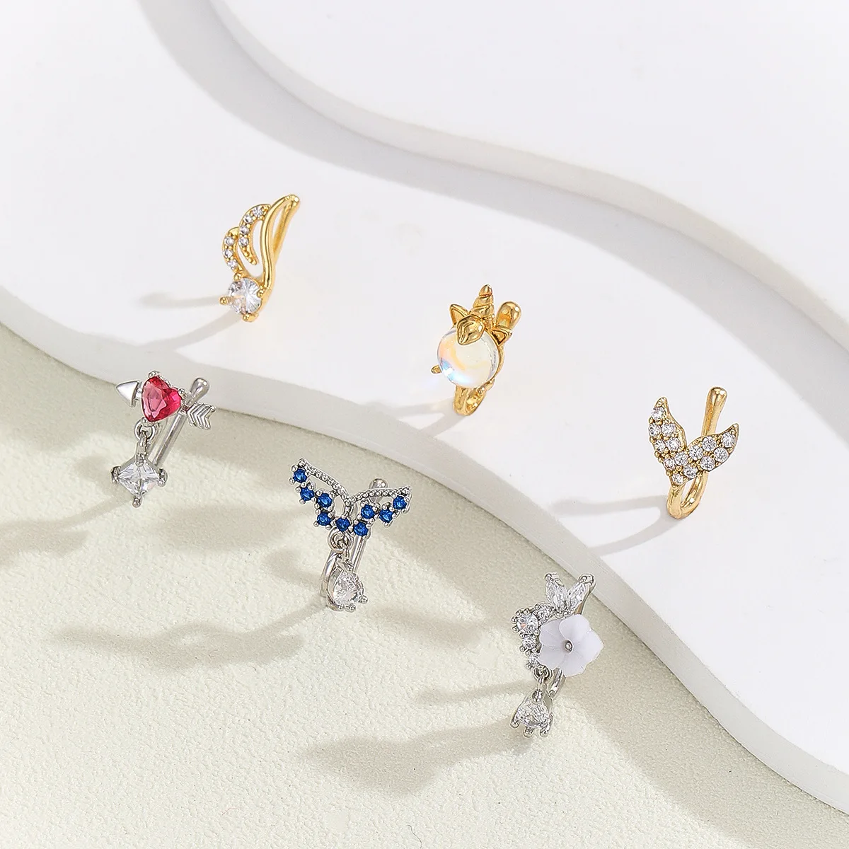 Perhiasan Tindik Hidung Palsu Tembaga Berkualitas Tinggi dengan Manset Hidung CZ Tidak Ada Klip Tindik Pada Cincin Hidung untuk Wanita Tindik Palsu