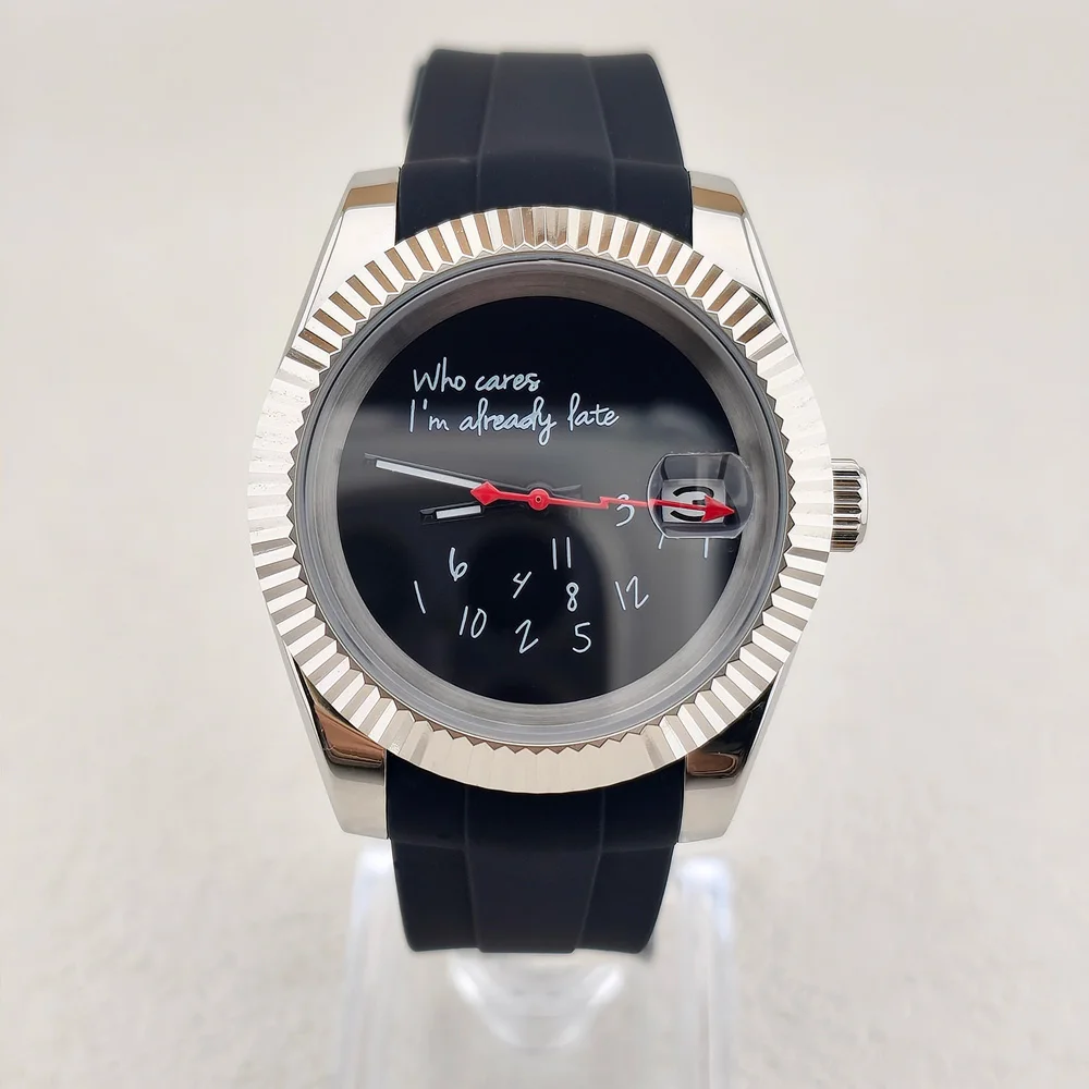 

Часы NH35 36 мм 39 мм. Неважно, я уже опоздал. Часы без логотипа, сапфировое стекло, корпус из нержавеющей стали, водонепроницаемые, с автоматическим механизмом.