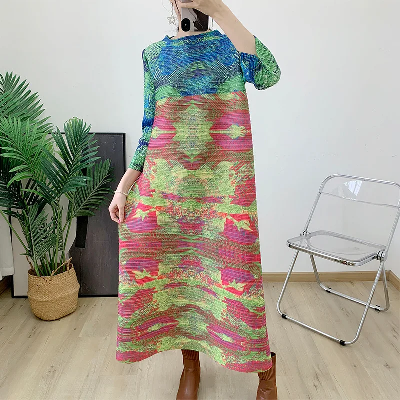 Miyake Pleated Print Dress 2023 Autumn/Winter New One Line Neck Pleated 7/4 Sleeve Loose Long Dress