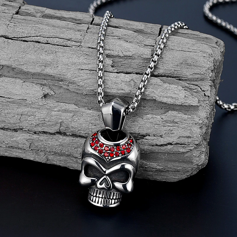 Nordic Viking Pendant Saint Warrior Archangel Pendant Necklace Men British Knight Shield Punk Pendant Game Peripheral Badge hot