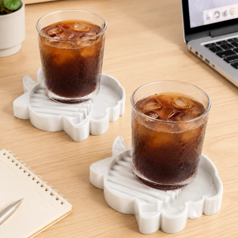 White Lamb-Shaped Water-Draining Cup Tray, Cute Animal Drink Coaster, Multifunctional Condensation Water Collection Tray, Suitable for Iced Coffee, Office and Coffee Corner Tabletop Decoration