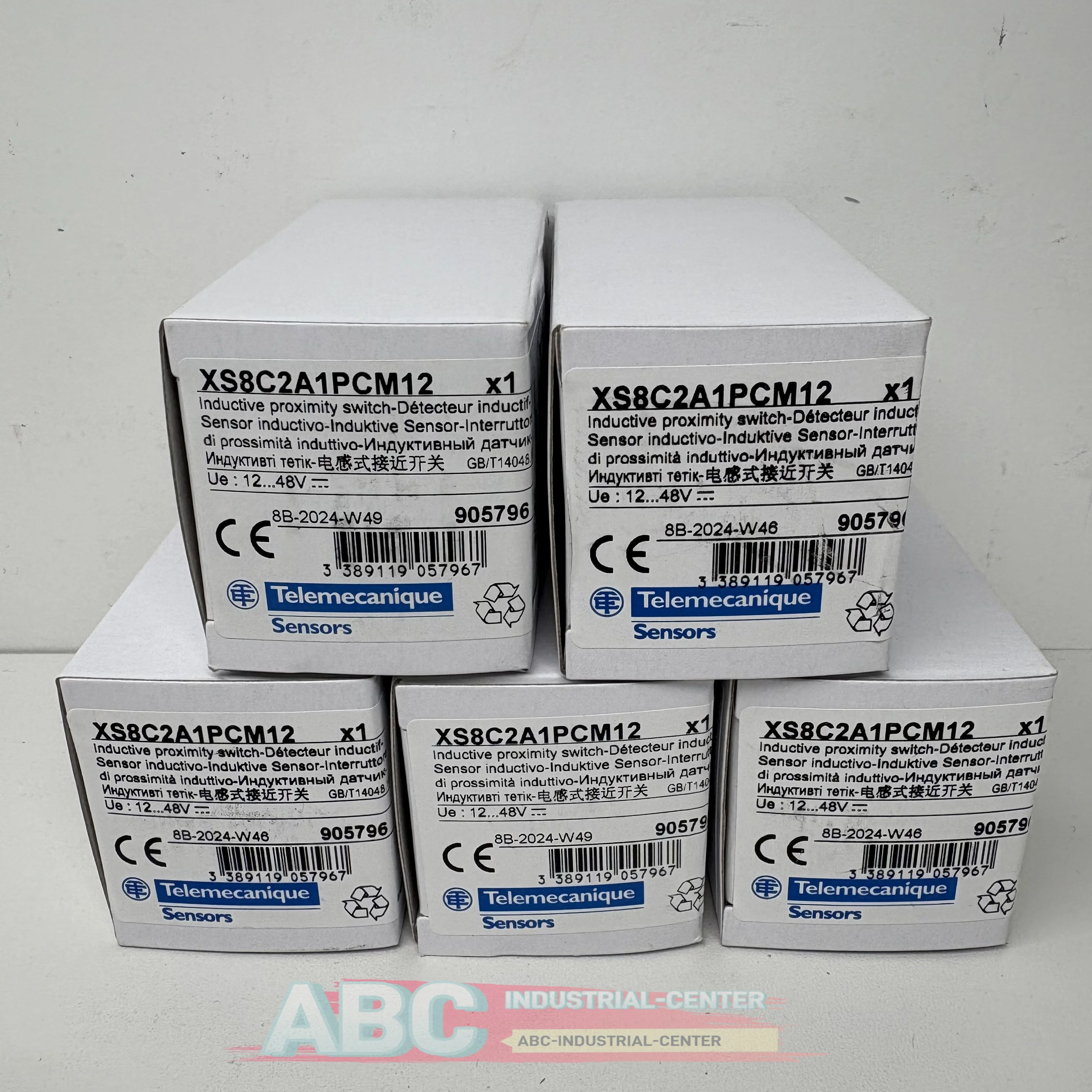 Inductive Proximity  new XS8C2A1PCM12 in box