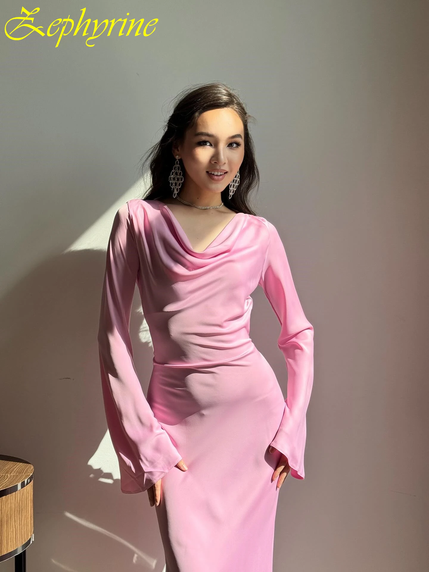 カスタマイズされたマーメイドVネックエレガントな気質のイブニングドレスモダンな高品質のセレブドレス繊細なクラシックパーティードレス