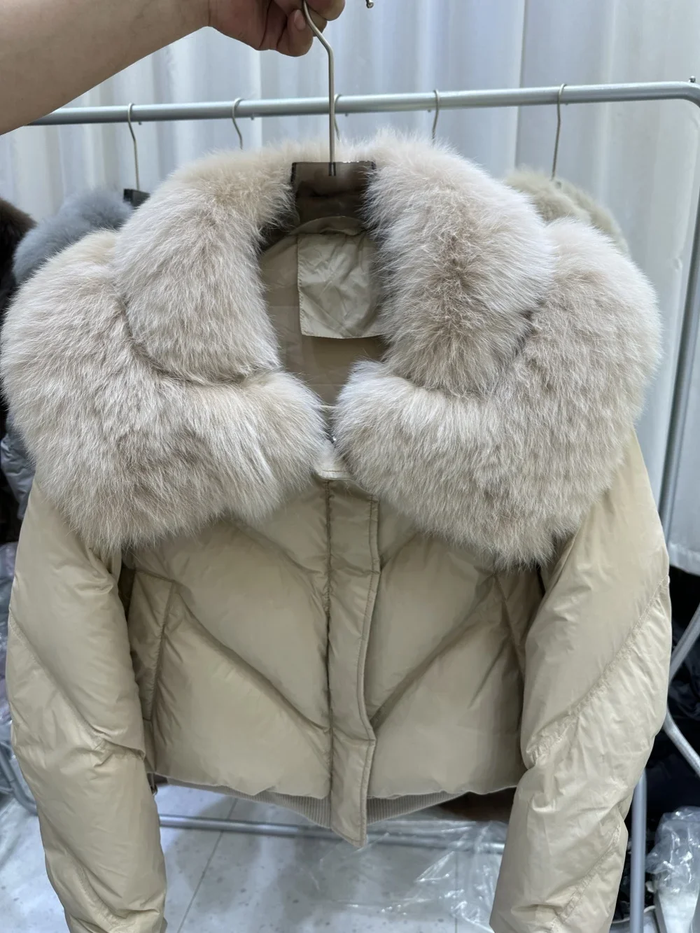 2024 American Fashion Fox Fur Coat Real Fur Winter Coat Women White Duck Down Jacket Turn-down Collar Designer Outerwear