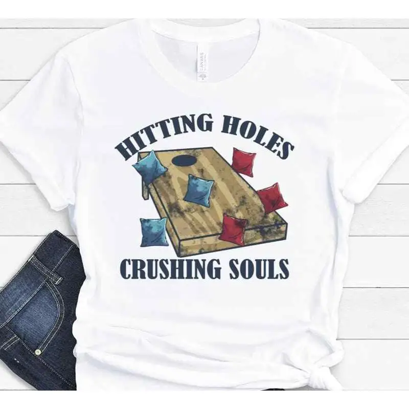 

Футболка Hitting Holes Crushing Souls Cornhole Board