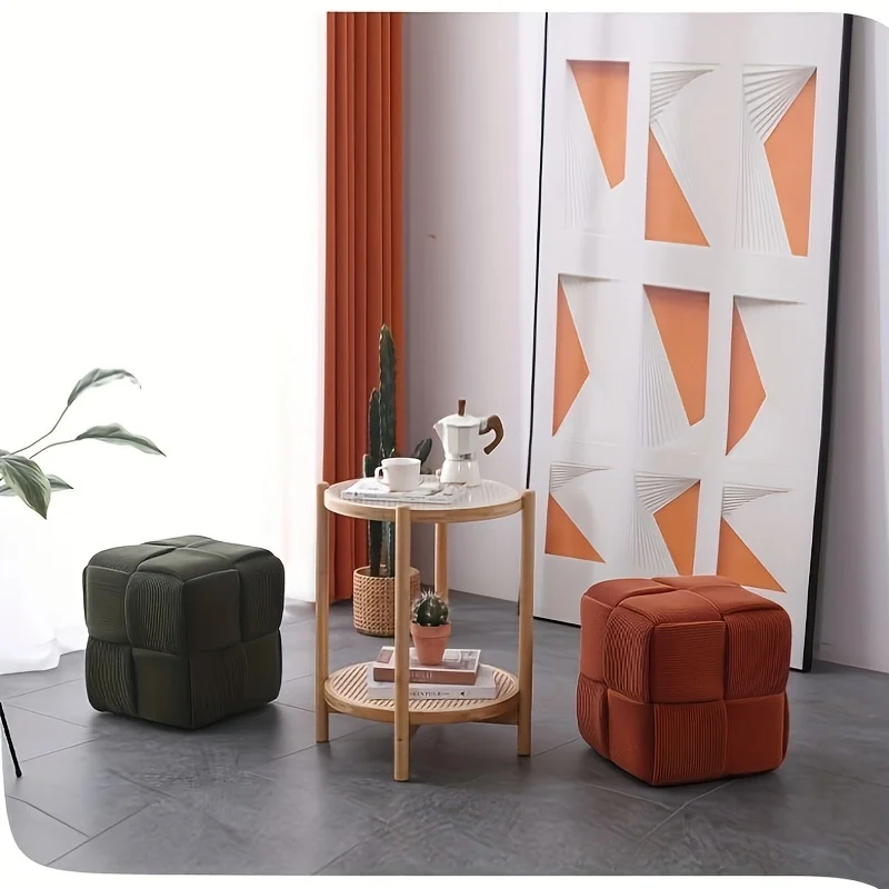 مسند سروال قصير بني أنيق مع سطح من القماش الناعم - مقعد مستطيل عالي الكعب لغرفة المعيشة أو المدخل أو المكتب