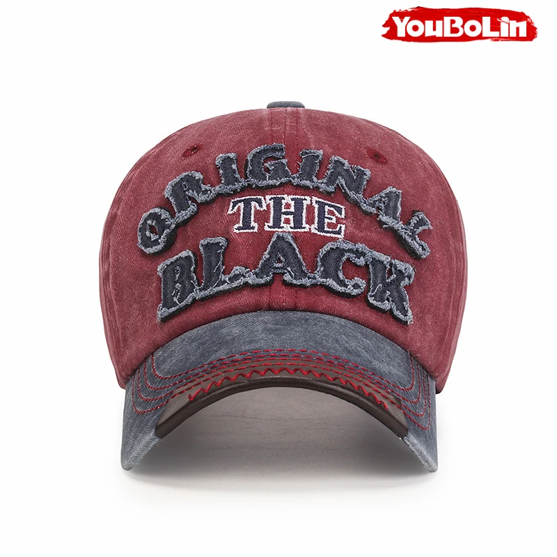 Baumwollbeschichtete Gewaschene Baseballkappe mit Gesticktem 'BLACK' Schriftzug und Aufnähern – Detail 5
