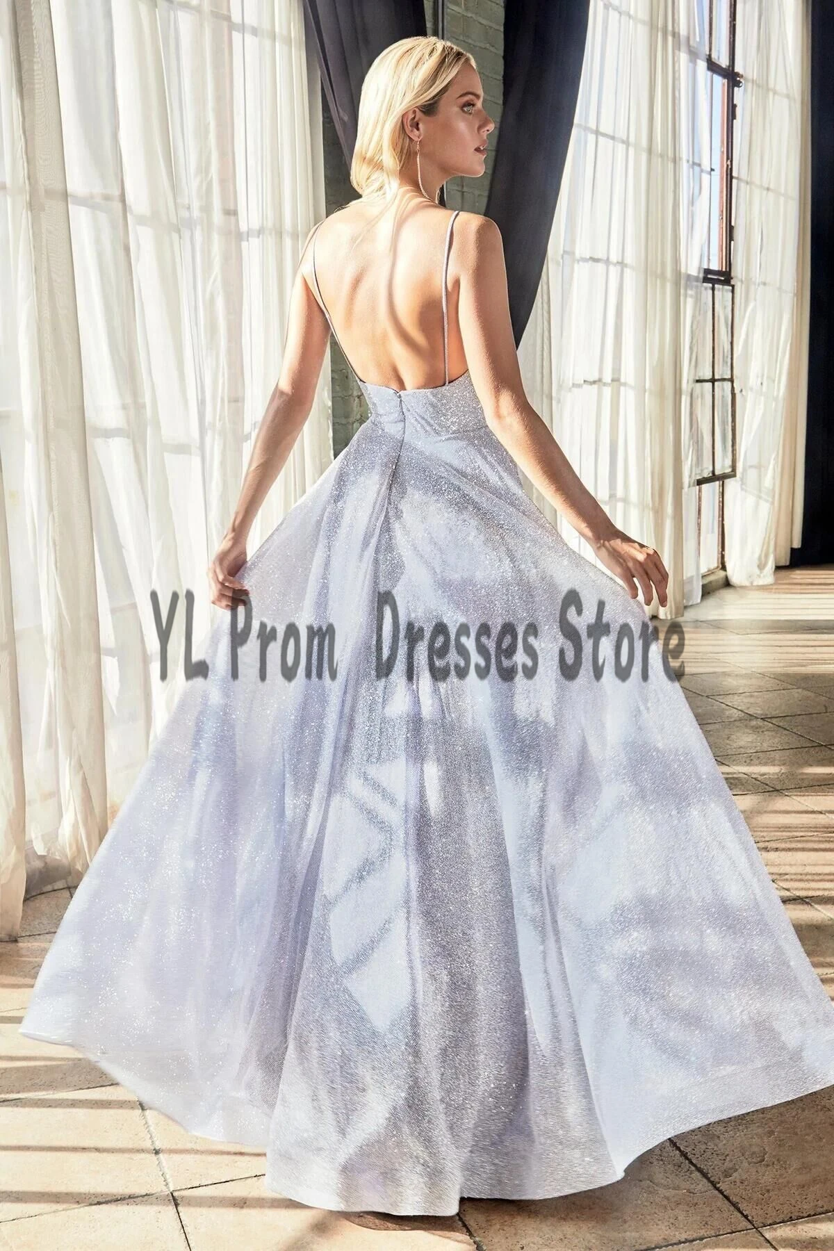 YL Glitter Spaghetiti Straps Prom Dresses Floor Length V-Neck A-Line Evening Party Gowns Baby Blue Sequined Tulle Pageant Dress