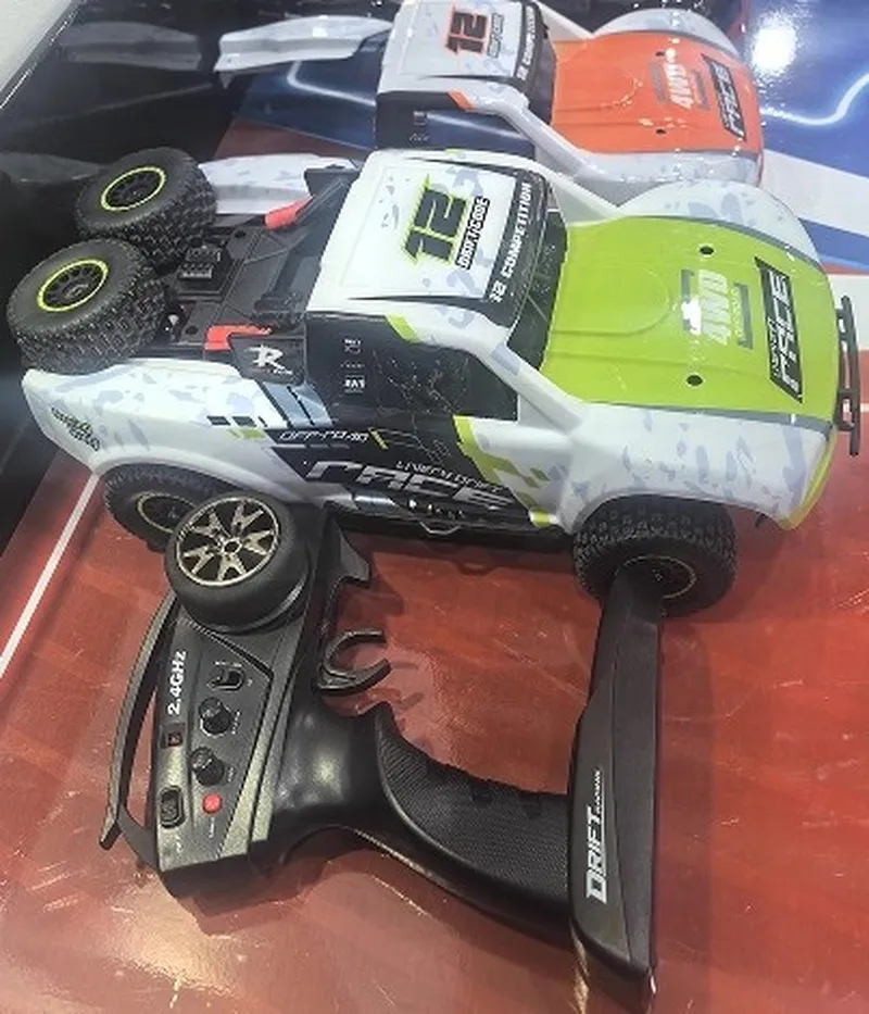 Nowość w magazynie Hb-Rd1201-1/1204-1 zdalnie sterowany pojazd 1/12 model pełnowymiarowy 2.4ghz ciężarówka krótkiego zasięgu z silnikiem bezszczotkowym