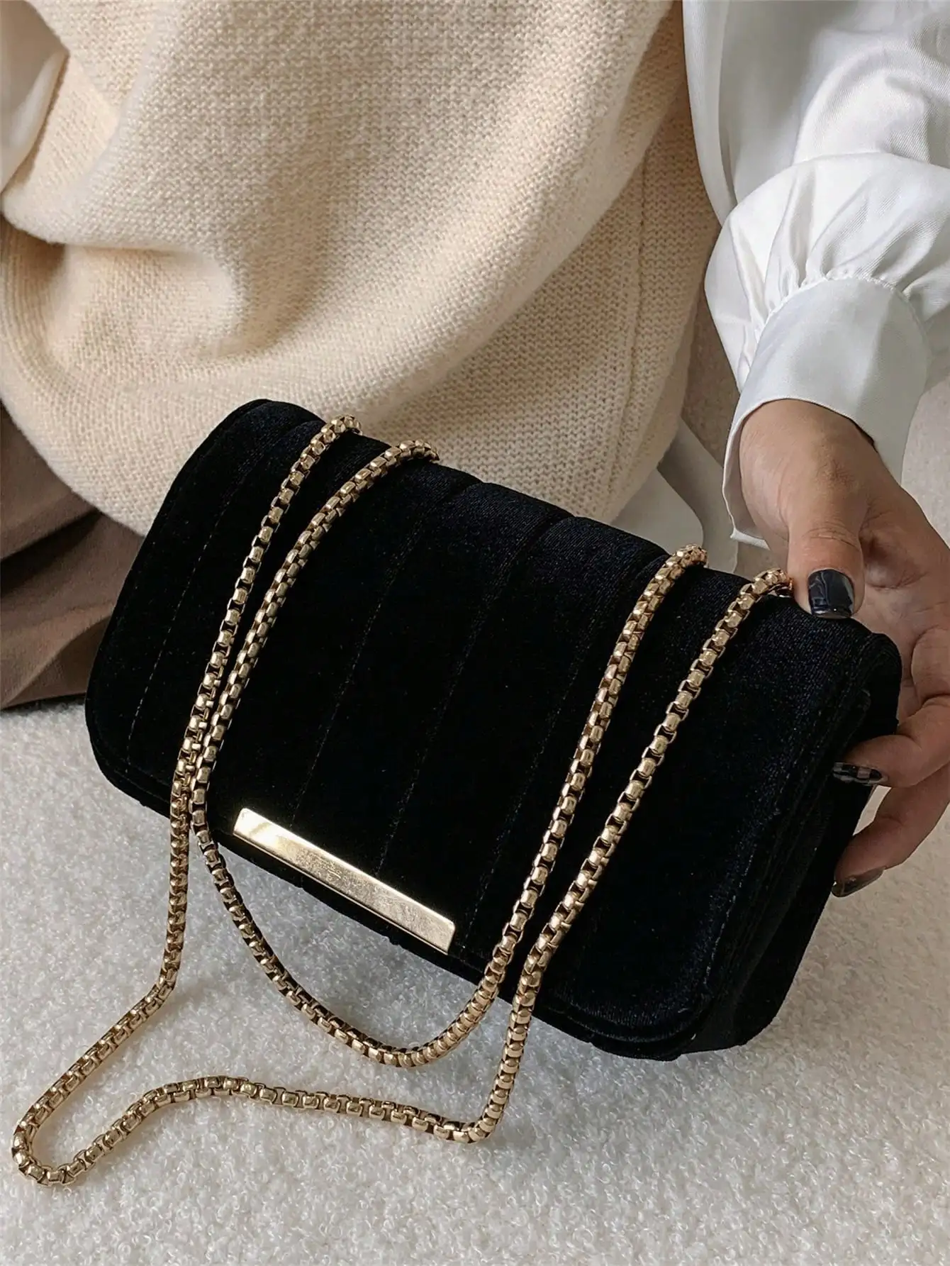 

New Arrival Autumn/Winter Velvet Chain Embroidery Women Shoulder Bag Crossbody Bag