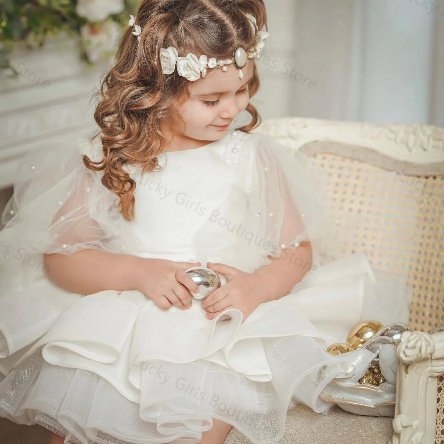 Puffy White Flower Girl Dresses Pearls Tiered Ruffles Short Children Birthday Gowns Tiered Little Girls Photography Dresses