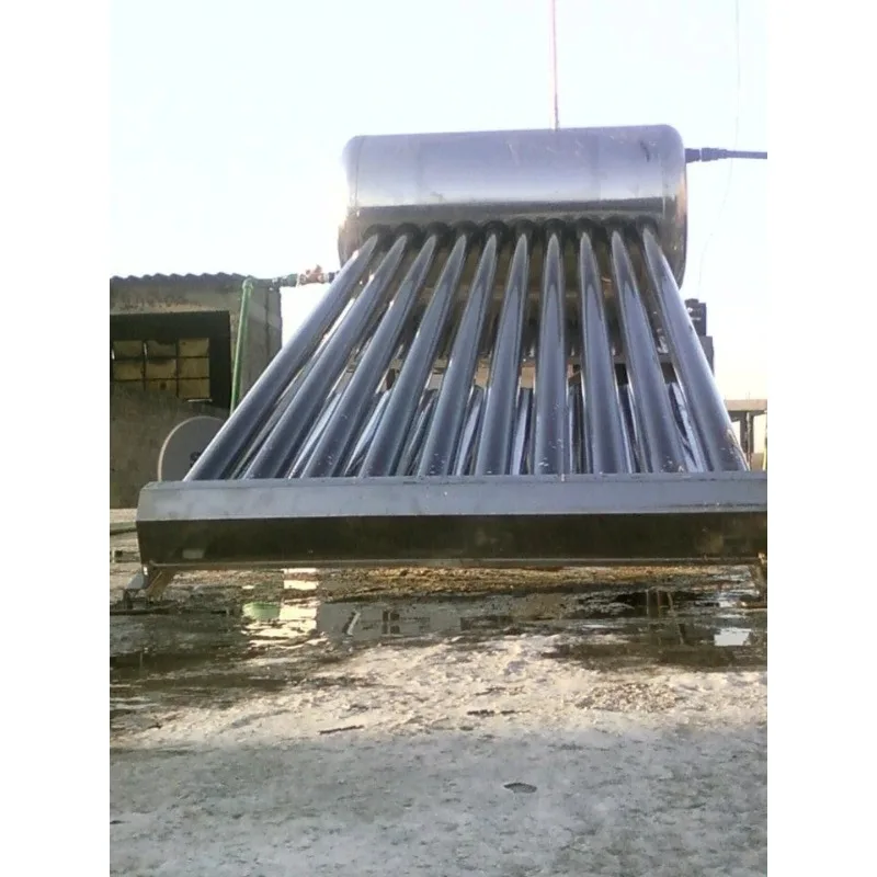 24 سخان مياه ساخن يعمل بالطاقة الشمسية بأنبوب مفرغ حوالي 215 لتر أو قابل للتخصيص وغير ضغط