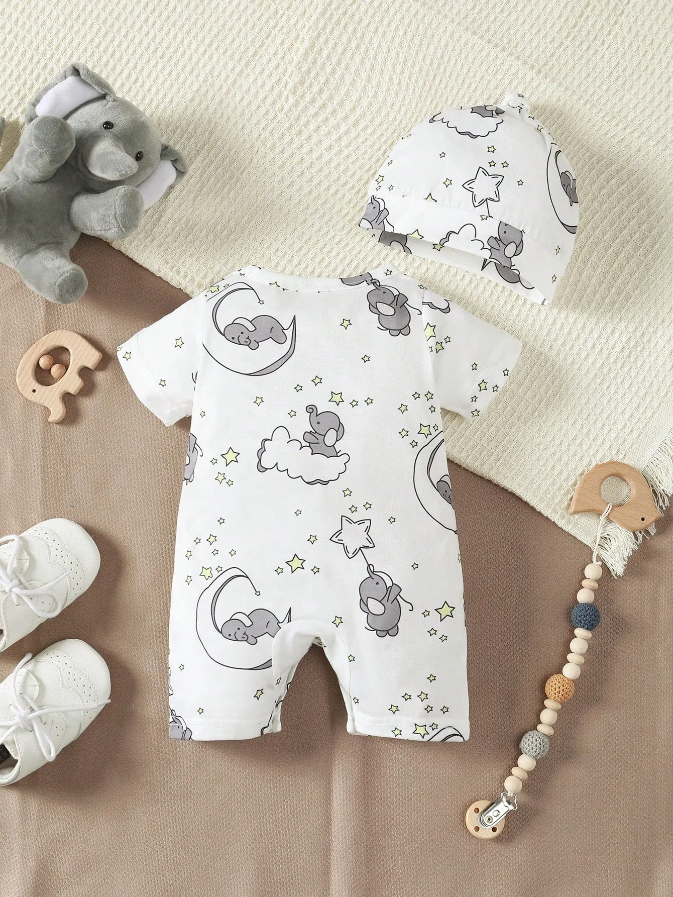 Newborn Baby Boys\' Casual Cute Cartoon Elephant Pattern Round Neck Short Sleeve Romper With Shoulder Snaps, Shorts And Hat