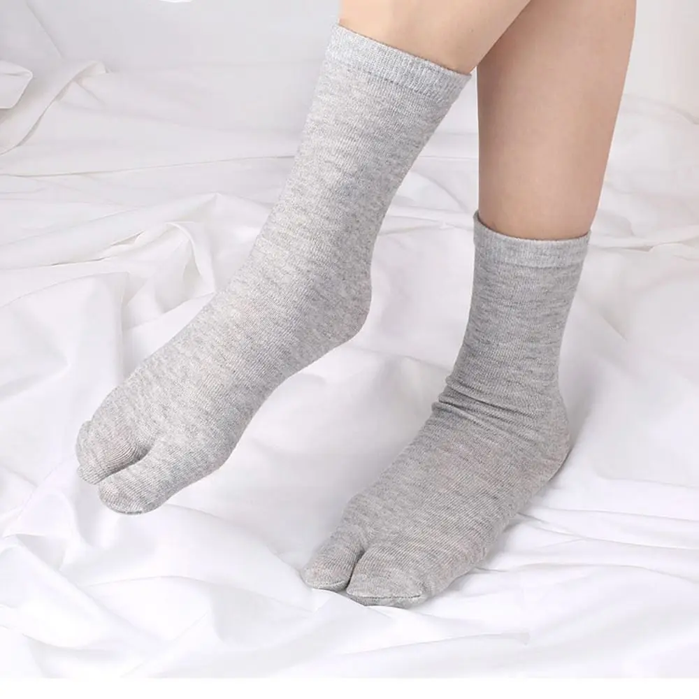 

5Pairs Breathable Anti Slip Two Toed Cotton Socks Business Women Men Split Toe Sock Solid Color Mid-calf Short Tube Socks Unisex