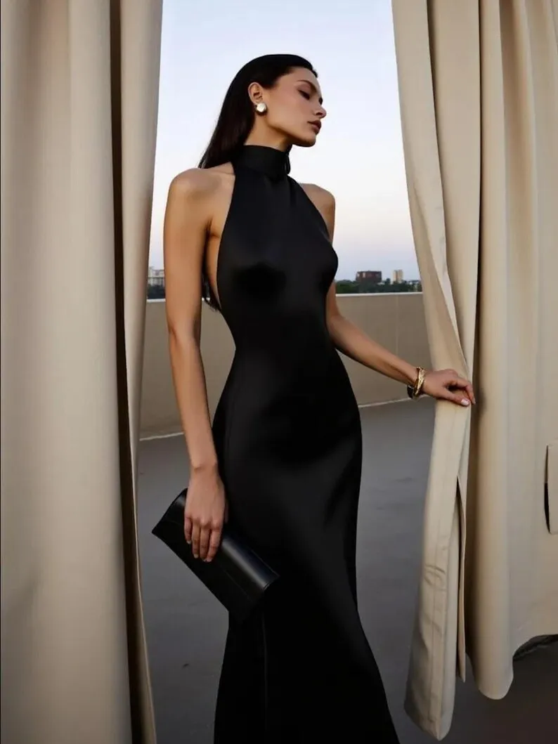 فستان أنيق من الحرير برقبة رسن لملابس السهرة للنساء بدون أكمام فستان وصيفة العروس أنيق متين بدون ظهر فستان رسمي طويل