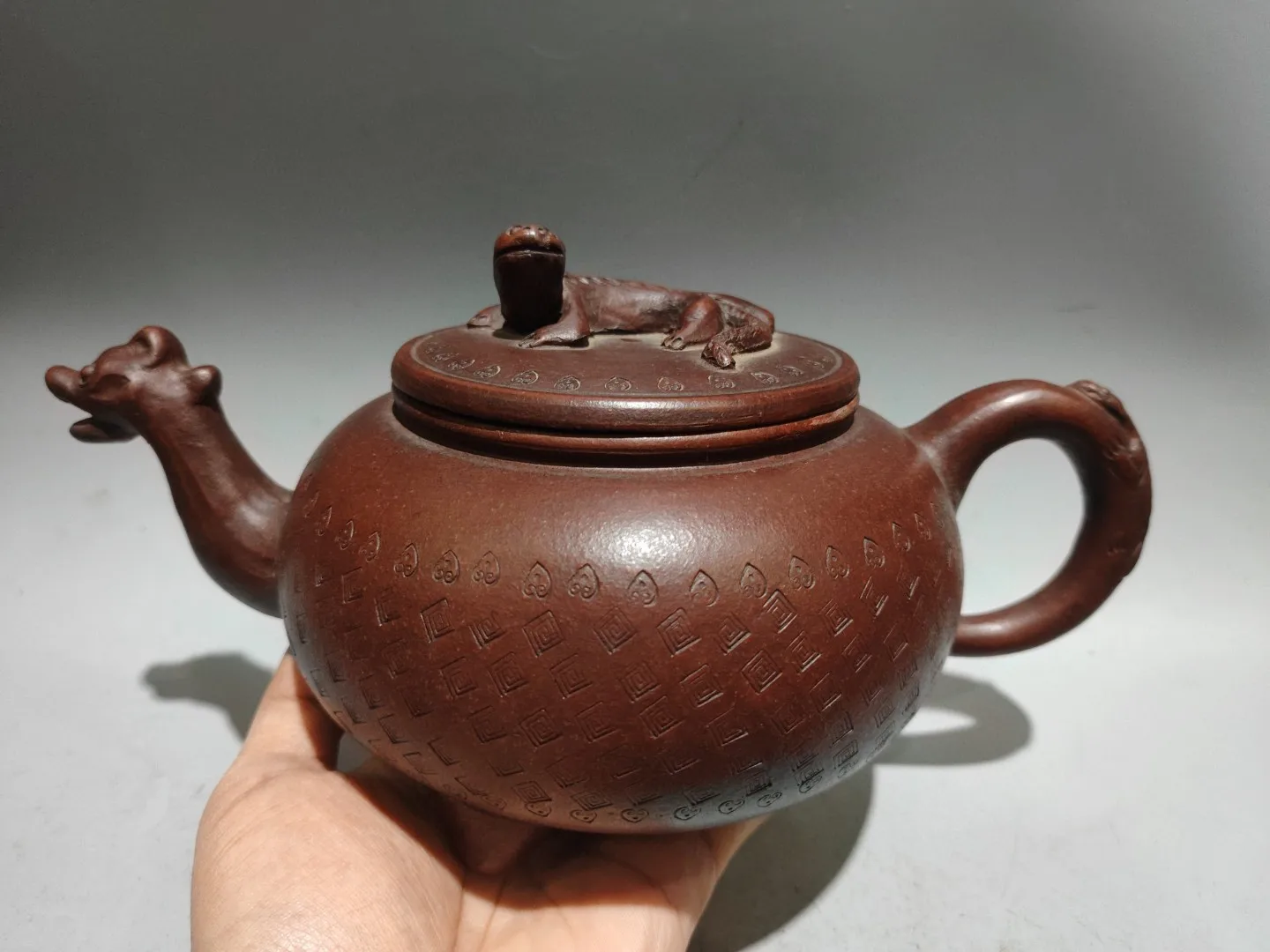 Yixing Purple Clay Teapot Beast cover Dragon Head Mouth Pot Three legged pot kettle teapot wine jug Amass wealth Ornaments