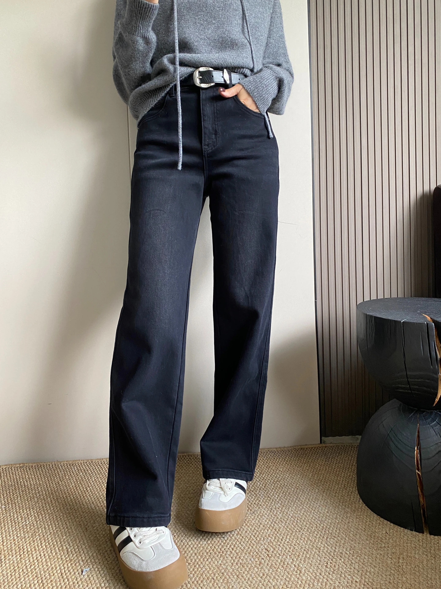 jean-en-denim-taille-haute-coupe-droite-pour-femme-nouvelle-collection-automne-hiver-extensible-dans-les-quatre-sens-coupe-ajustee