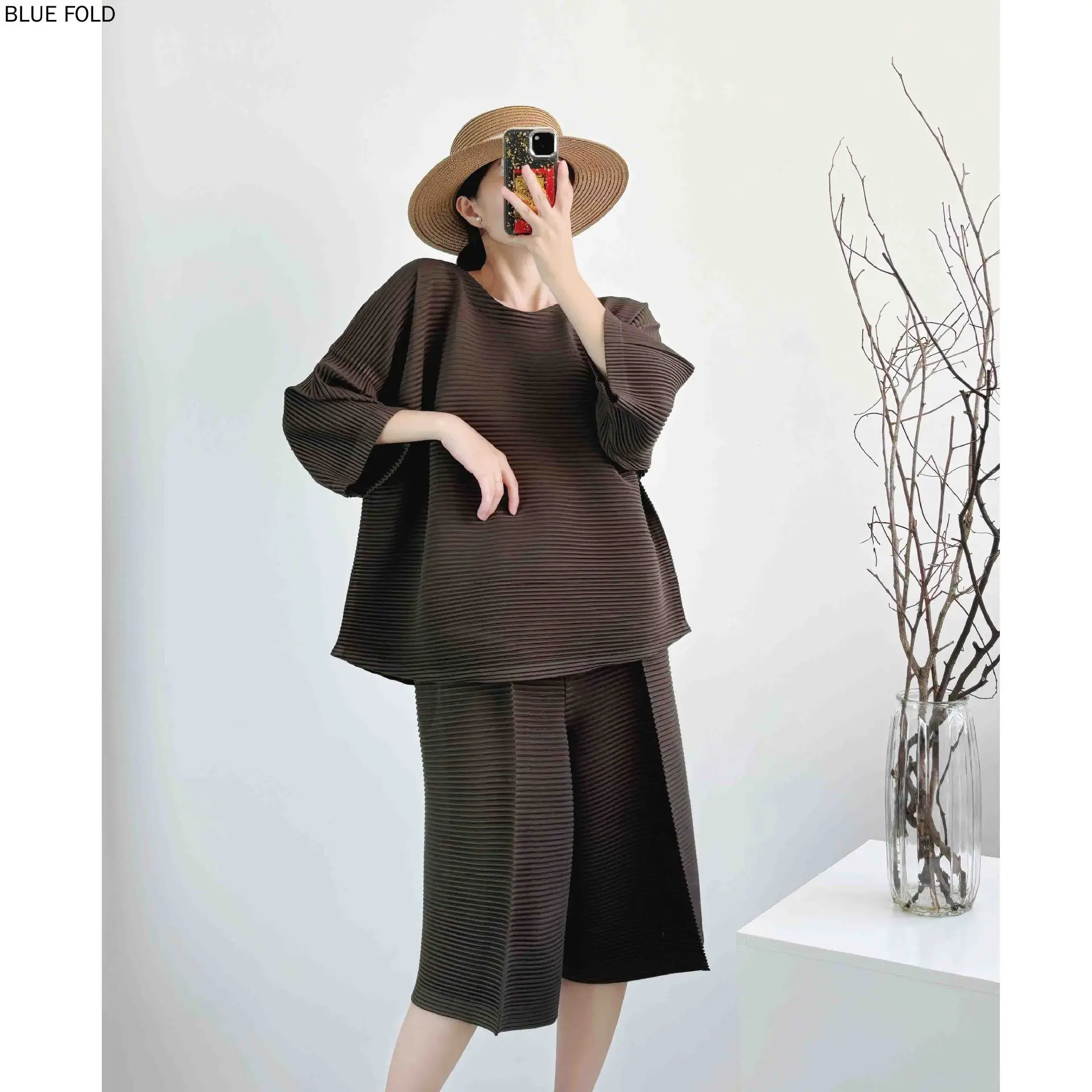 

Miyake Pleated Coarse Toothpick Short-sleeved Shorts Set for Women Summer Breathable Two-piece Loose Shorts Set Two Piece Set