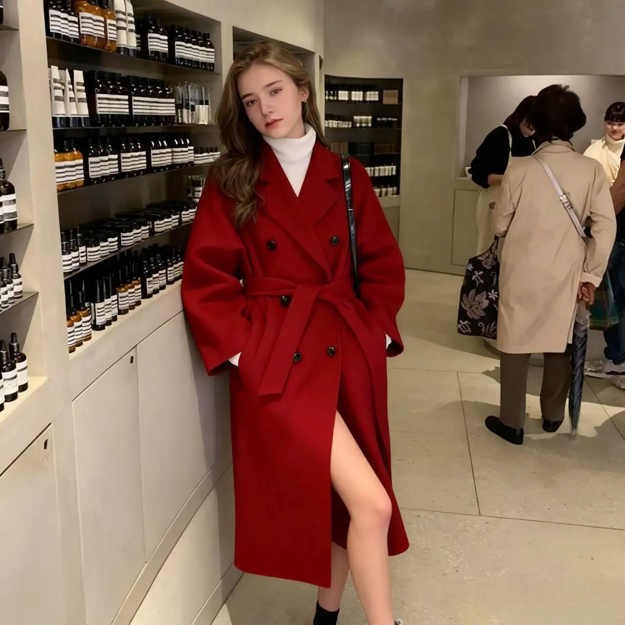 

Шерстяные пальто, женское шерстяное пальто, бежевое осеннее клетчатое пальто из полиэстера, с эластичной резинкой на талии, с зубчатым воротником на пуговицах, повседневное