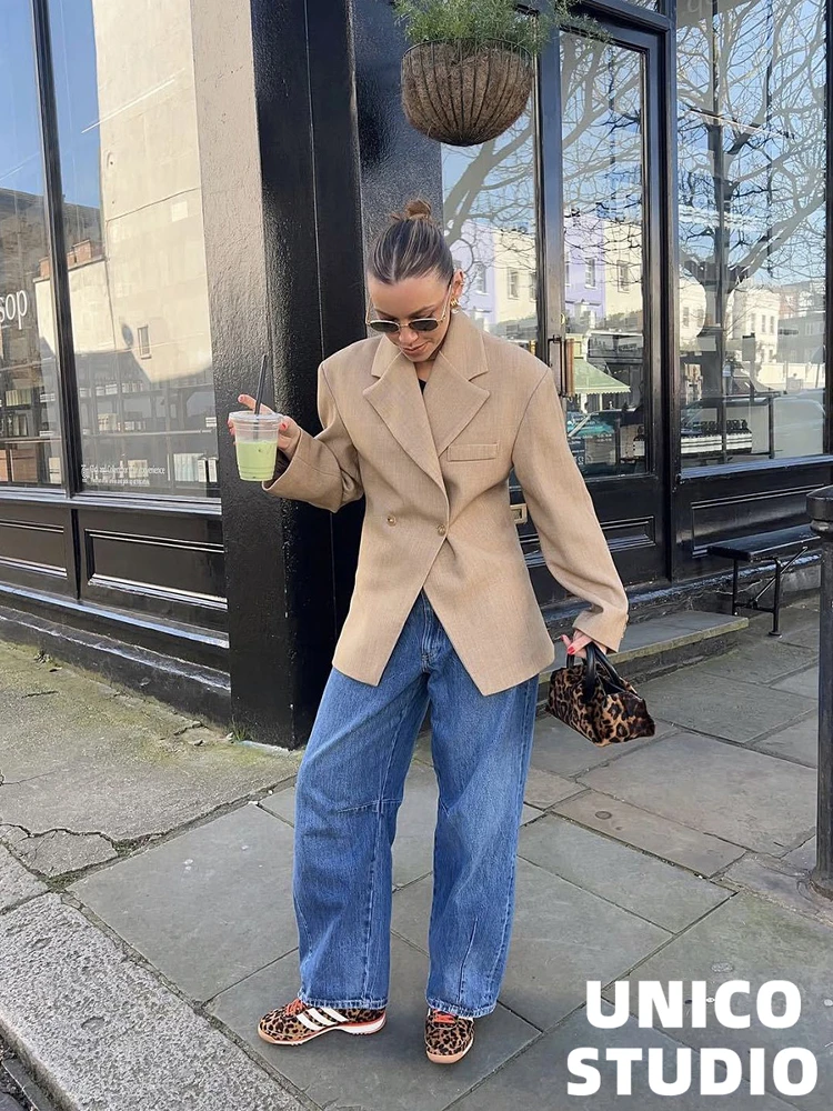 Slimming Oversized Commute Suit Top Women's Fashion Bloggers Favorite Versatile Loose Shape Light Beige Color Business Coat