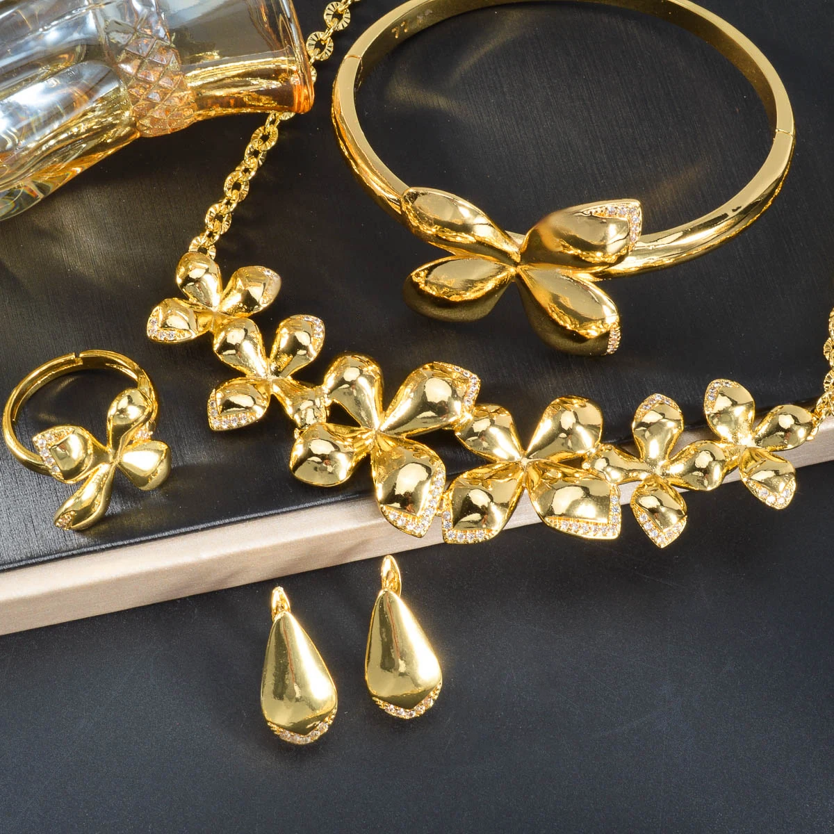 

Waterdrop-shaped 4pcs Set Necklace Bracelet Ring Earring Set Jewelry Accessories 18k Gold Plated Turkey Dubai Wedding Set Women