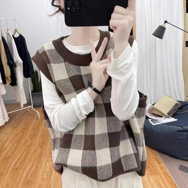 

2024 New Fashion Plaid Sweater Vest For Women Vintage Print Knitted Mini Vest Casual Streetwear Clothing Autumn Winter Top R153