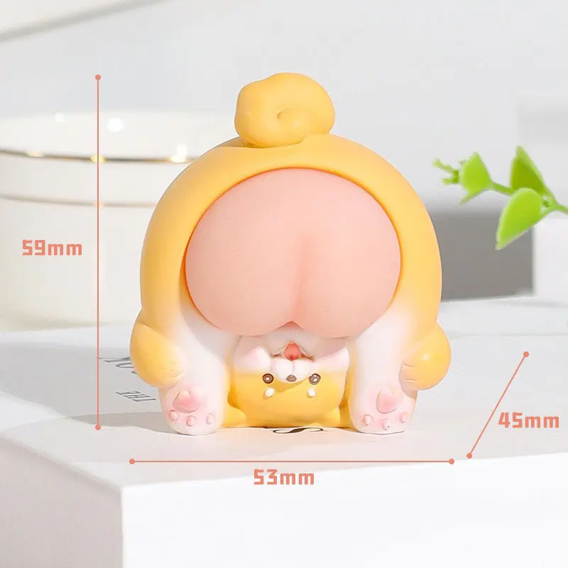 

Children's Christmas gift mini Q cute lie on the stomach pinching fart cute character car desktop ornaments Action FiguresXD14
