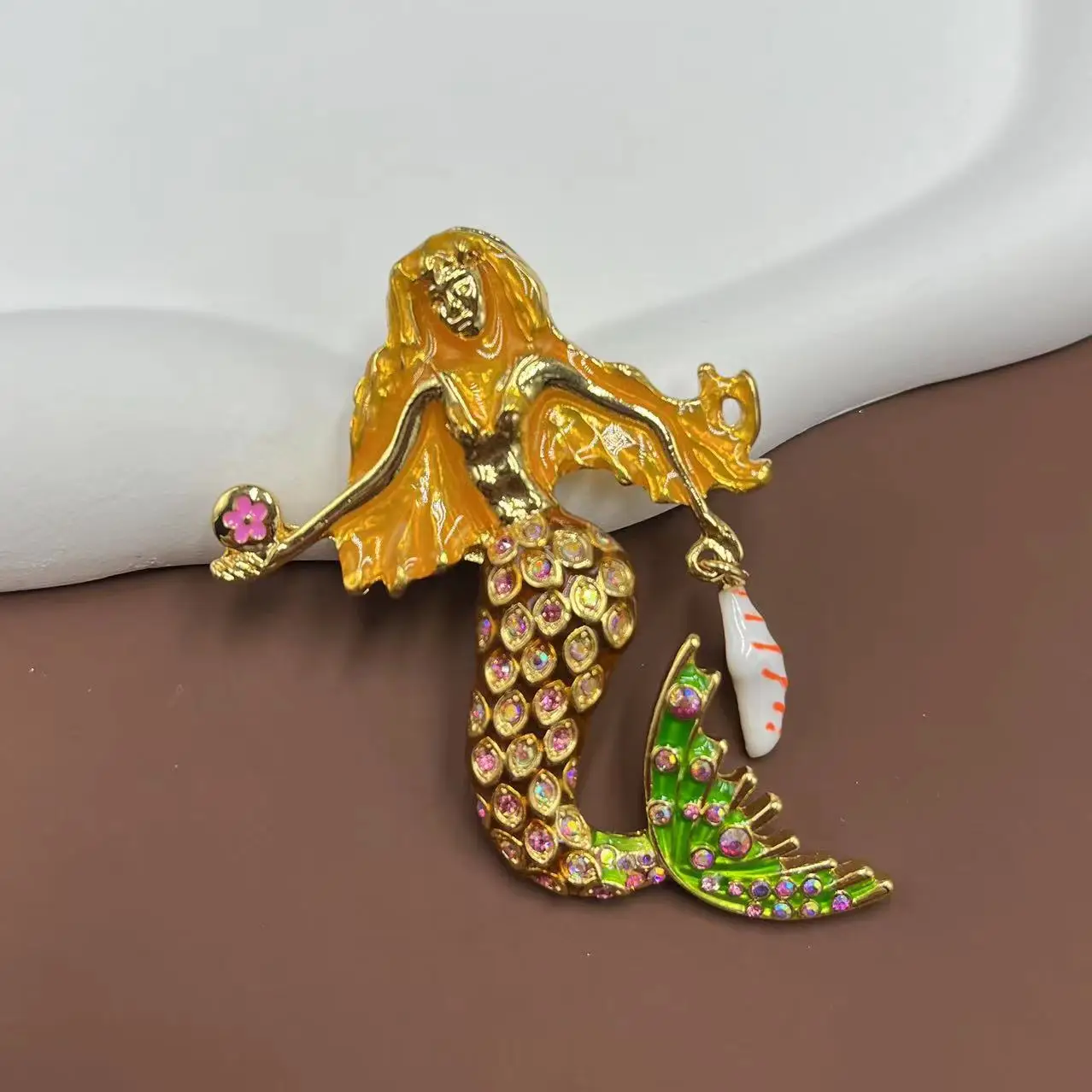Women Exquisite Enmael Mermaid Classic Design Top Brand Brooches Pins Fashion Middle Crystal Party Banquet Jewelry Buckle